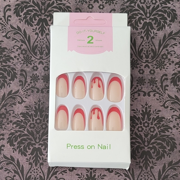 ROMWE Other - Faux Nails